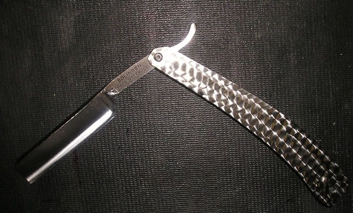 RazorRe-Handle2half-open.jpg
