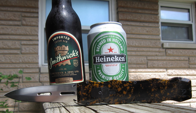 beer%20%26%20knife-L.jpg