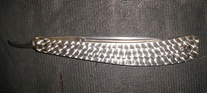 RazorRe-Handle1closed.jpg