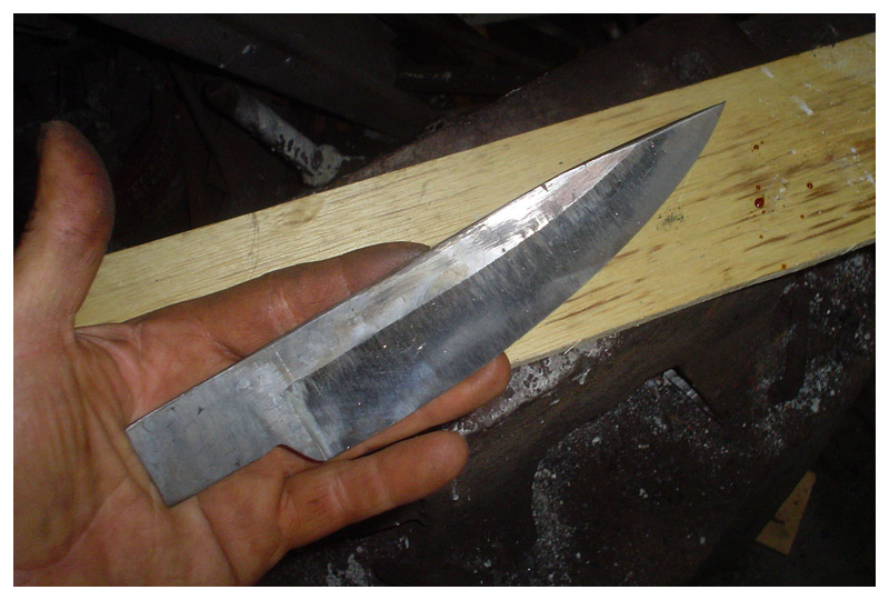 knifemakingtutorial_chainsanmaidamascus24.jpg