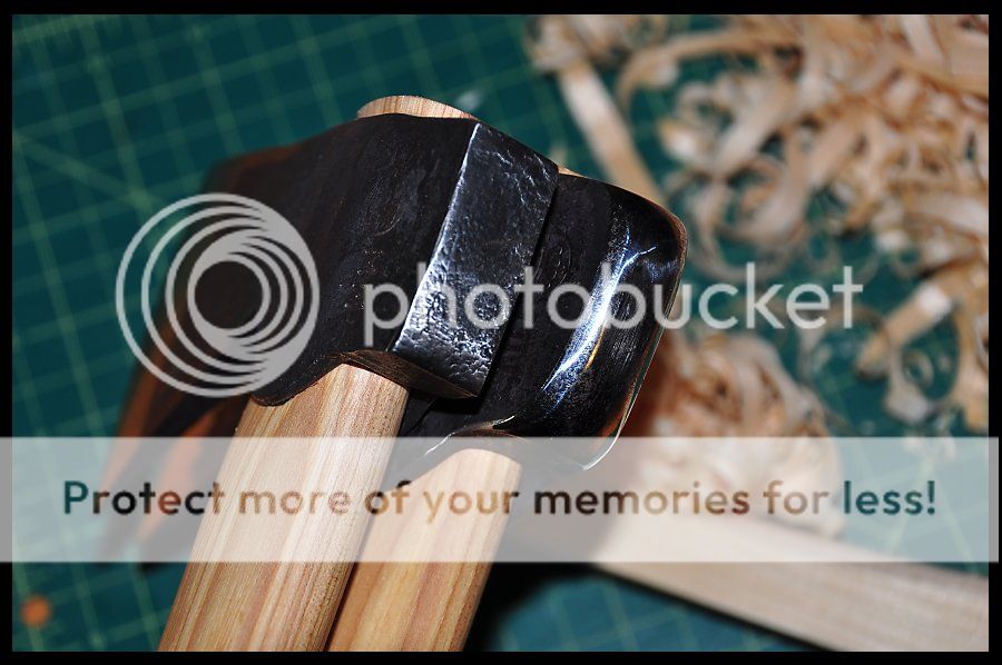 gb_hunters_axe_04_zps30649b92.jpg