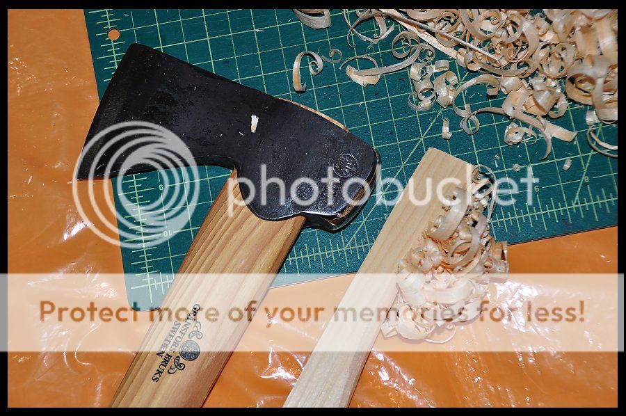 gb_hunters_axe_05_zps73ee4866.jpg