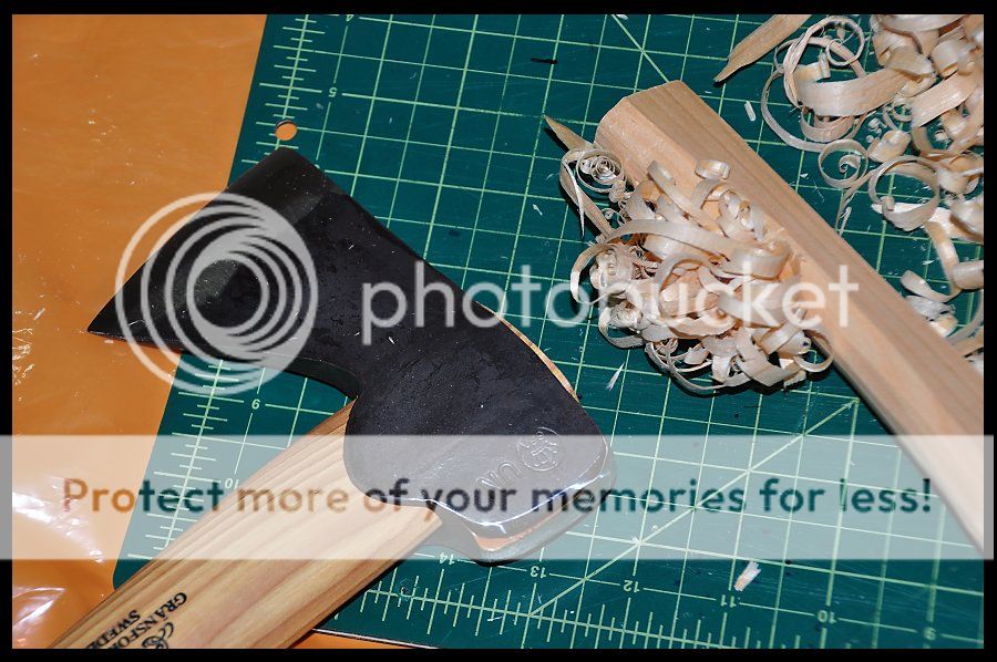gb_hunters_axe_06_zps29e641bc.jpg
