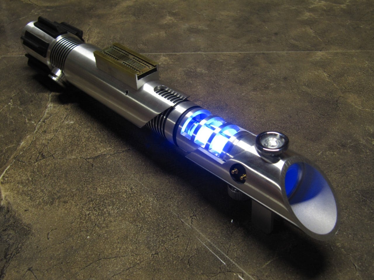 led-lightsaber-role-playing-5.jpg